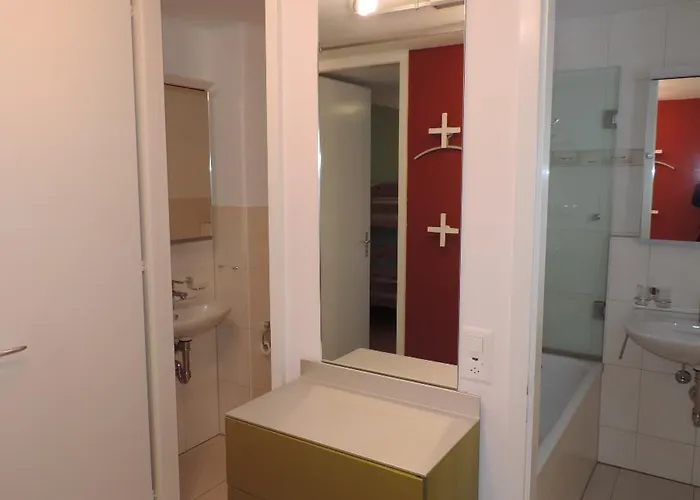 Appartement Ladina 74 *